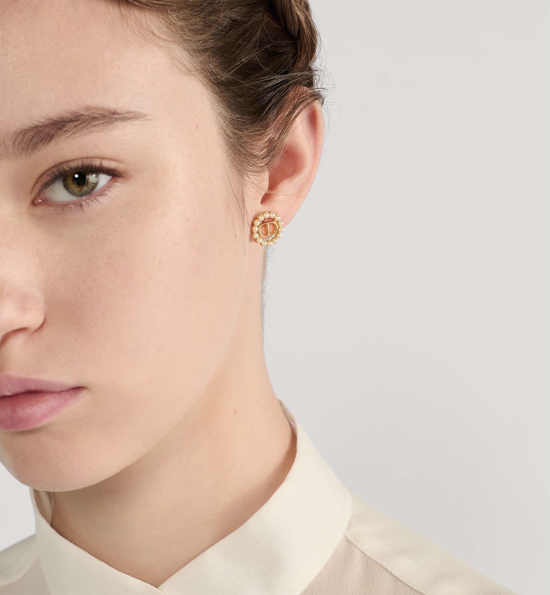 Petit CD Circle Stud Earrings Gold