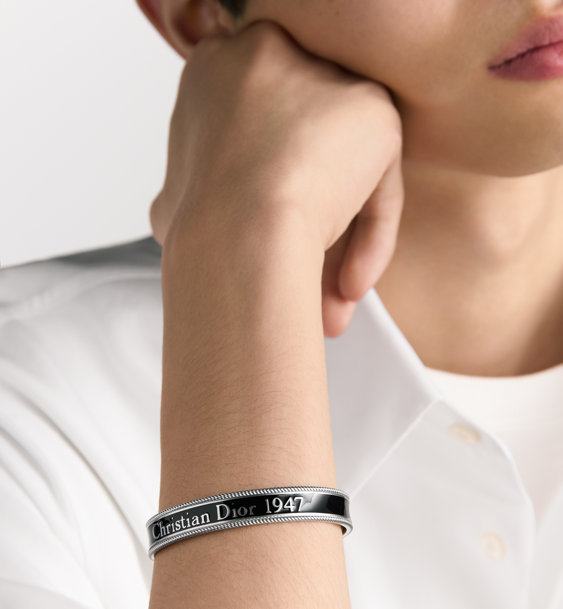 577-dior-black-star-bangle-black-3.jpg Dior Black Star Bangle Black